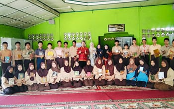 SMPN 25 Palembang Peringati Nuzulul Qur’an dengan Khidmat melalui Kegiatan Khataman Bersama