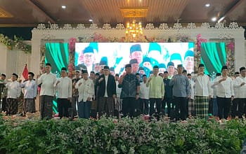 Resepsi Satu Abad NU: Kakanwil Kemenag Sumsel Raih Penghargaan Tokoh Pembina Generasi Muda