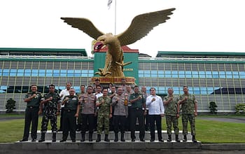 Pererat Sinergitas TNI-Polri Kapolda Sumsel Kunjungi Makodam II Sriwijaya