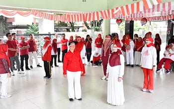Semarakkan HUT ke-81 RI, Kanwil Kemenag Sumsel Gelar Senam Bersama dan Beragam Lomba Tradisional